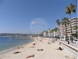 t3 à la vente -   06160  ANTIBES, surface 68 m2 vente t3 - UBI479208305